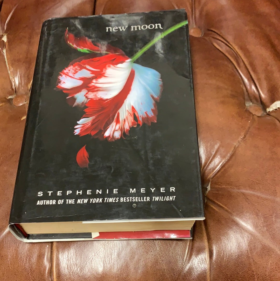 New Moon - Stephenie Meyer – The Corner Stone Bookshop